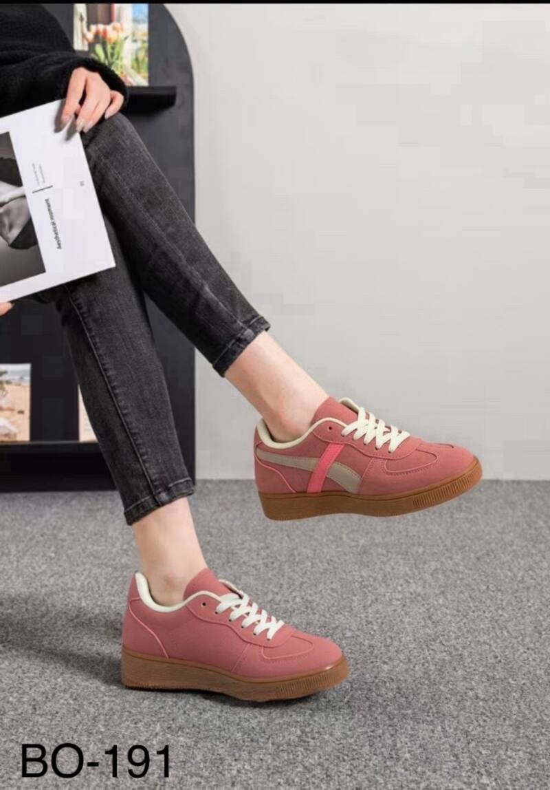 Buty sportowe damskie Roz 36-41/ 12 par